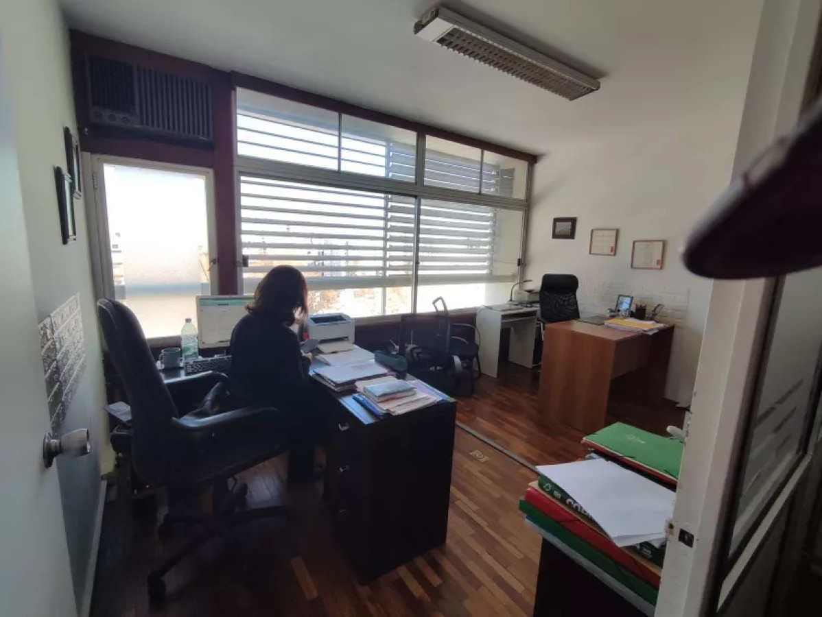 Oficina ID.3702 - Venta Oficina Cordón 54m2 frente al Edificio del Notariado