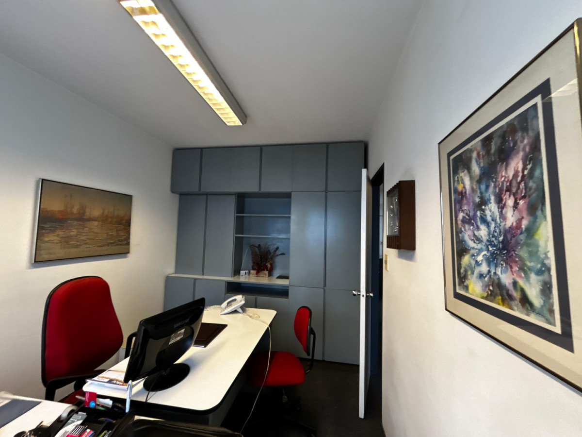 Oficina ID.5558 - Alquiler Oficina Amueblada 3 Privados y Cocina 45m2 Centro