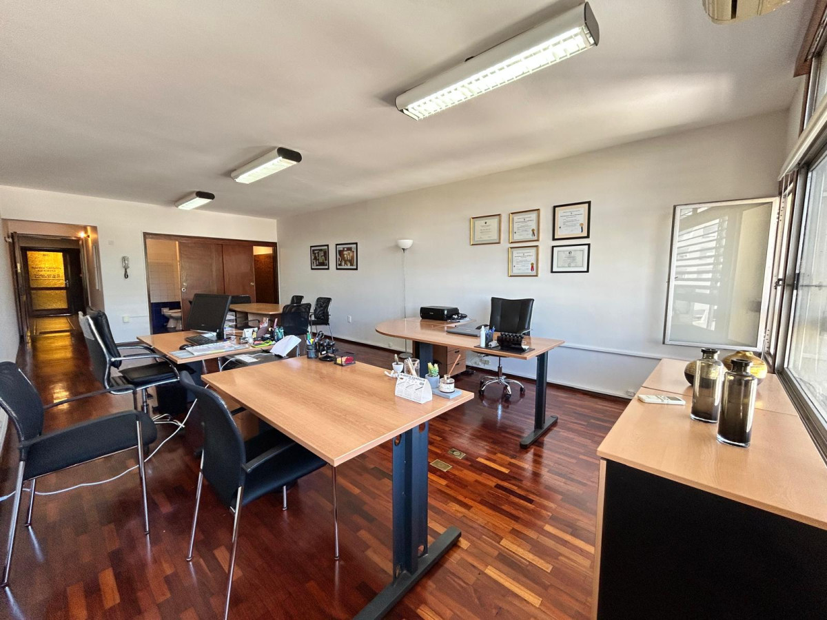Oficina ID.2955 - Venta Oficina 46m2 Cordón detrás de la Galería Del Notariado
