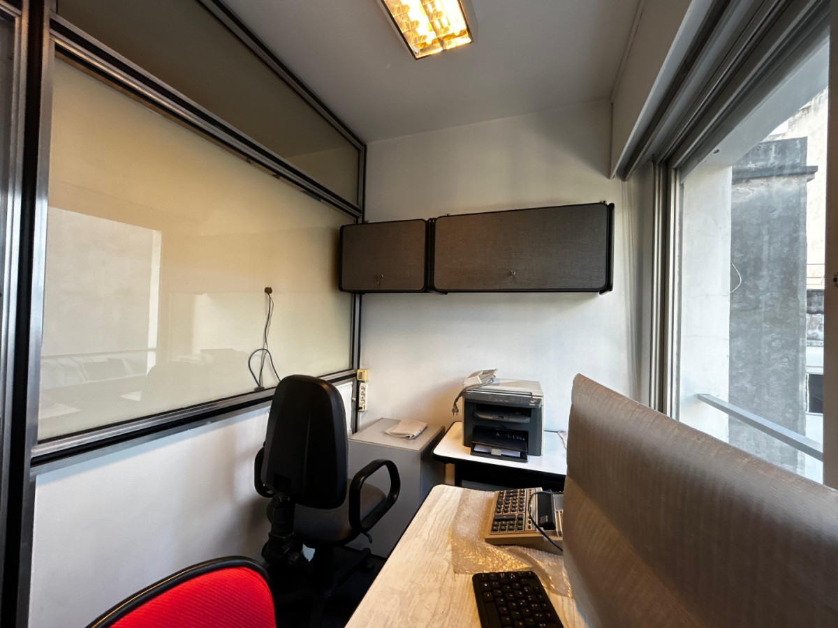 Oficina ID.5558 - Alquiler Oficina Amueblada 3 Privados y Cocina 45m2 Centro