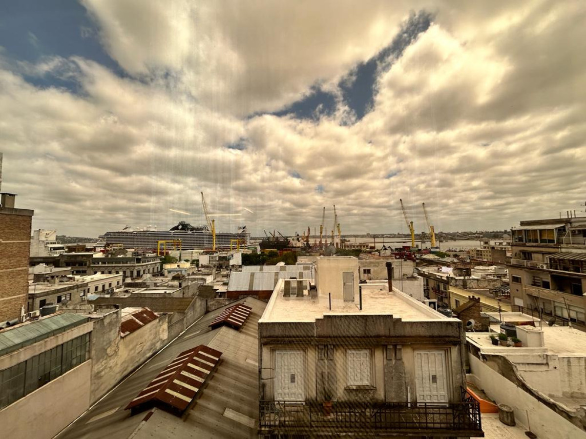 Oficina ID.6064 - Venta Oficina 2 Privados Ciudad Vieja 98m2