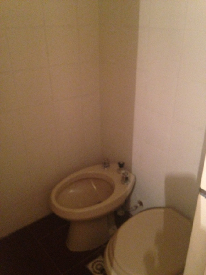 Oficina ID.5651 - Venta con Renta Oficinas Ciudad Vieja Plaza Matriz Inversion