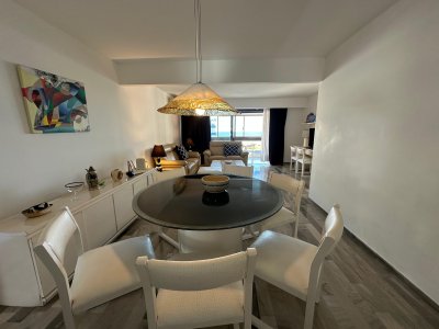 Apartamento de 4 dormitorios en venta, Punta del Este 