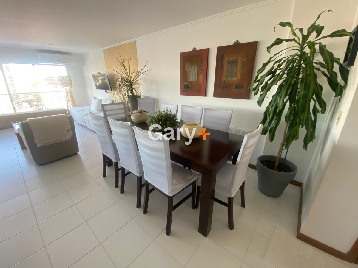 Apartamento ID.28363 - Apartamento 3 dormitorios en alquiler temporal,. Playa Brava, Punta del Este