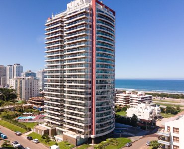 Apartamento en alquiler temporal, 2 dormitorios y 2 baños, Playa Brava