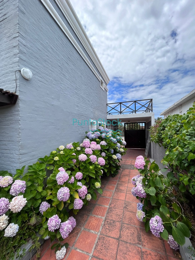 Casa de 3 dormitorios en venta, Manantiales - PSK2891C