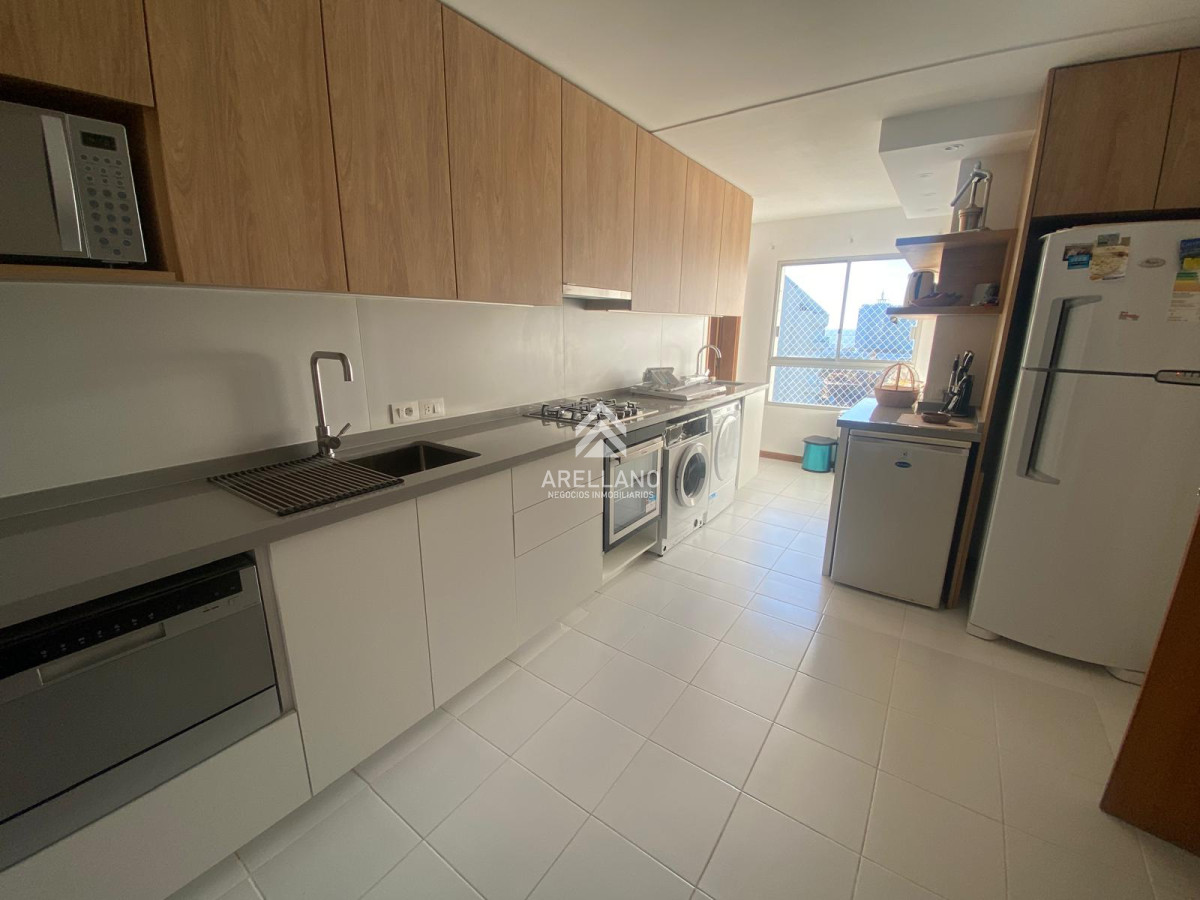 Apartamento ID.4238 - Apartamento 3 dormitorios en alquiler temporal Playa Brava, Punta del Este