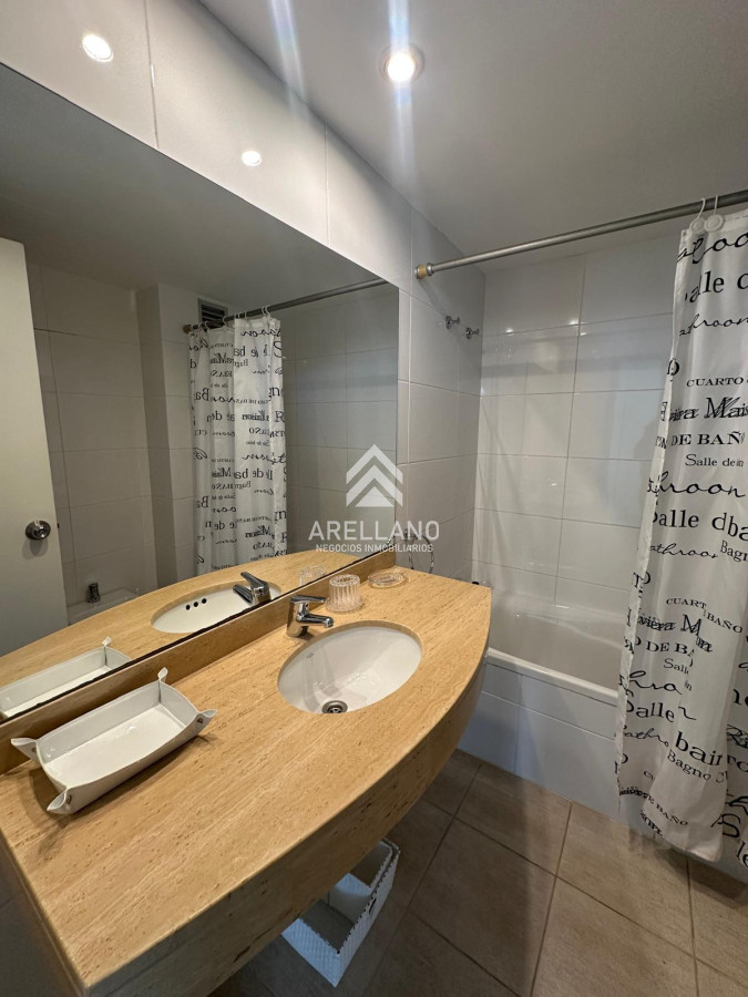 Apartamento ID.5700 - Apartamento en venta de 3 dormitorios en Playa Brava 