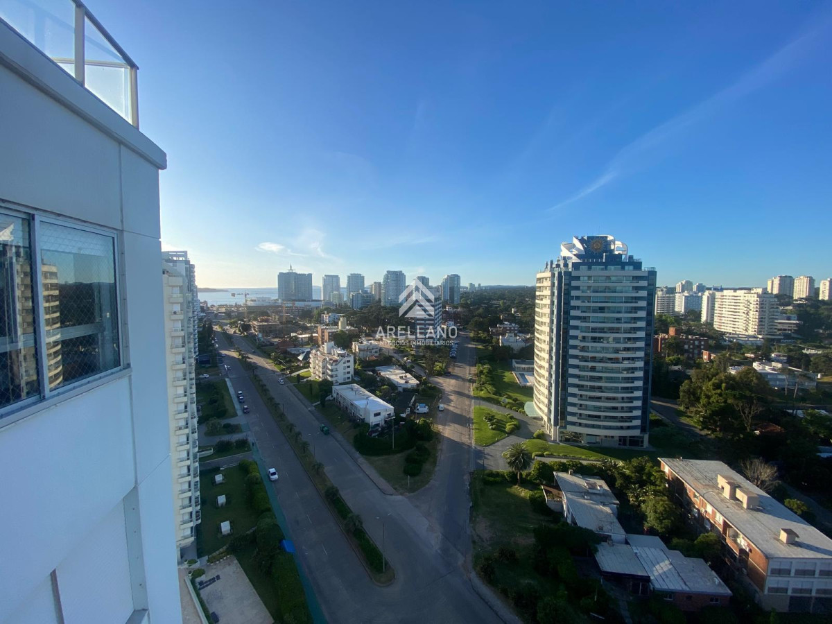 Apartamento ID.4238 - Apartamento 3 dormitorios en alquiler temporal Playa Brava, Punta del Este