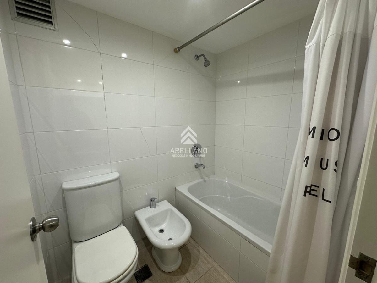 Apartamento ID.5700 - Apartamento en venta de 3 dormitorios en Playa Brava 