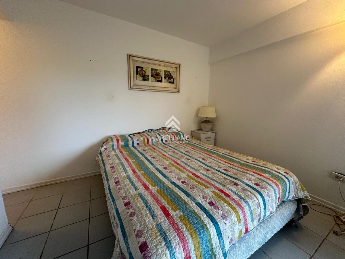 Apartamento ID.4239 - Apartamento en venta y alquiler temporal, 3 dormitorios, frente al mar Playa mansa, Punta del Este