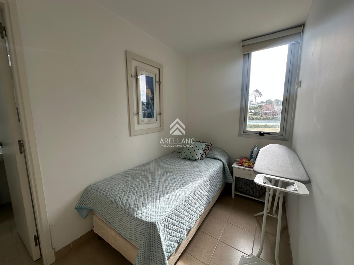 Apartamento ID.5700 - Apartamento en venta de 3 dormitorios en Playa Brava 