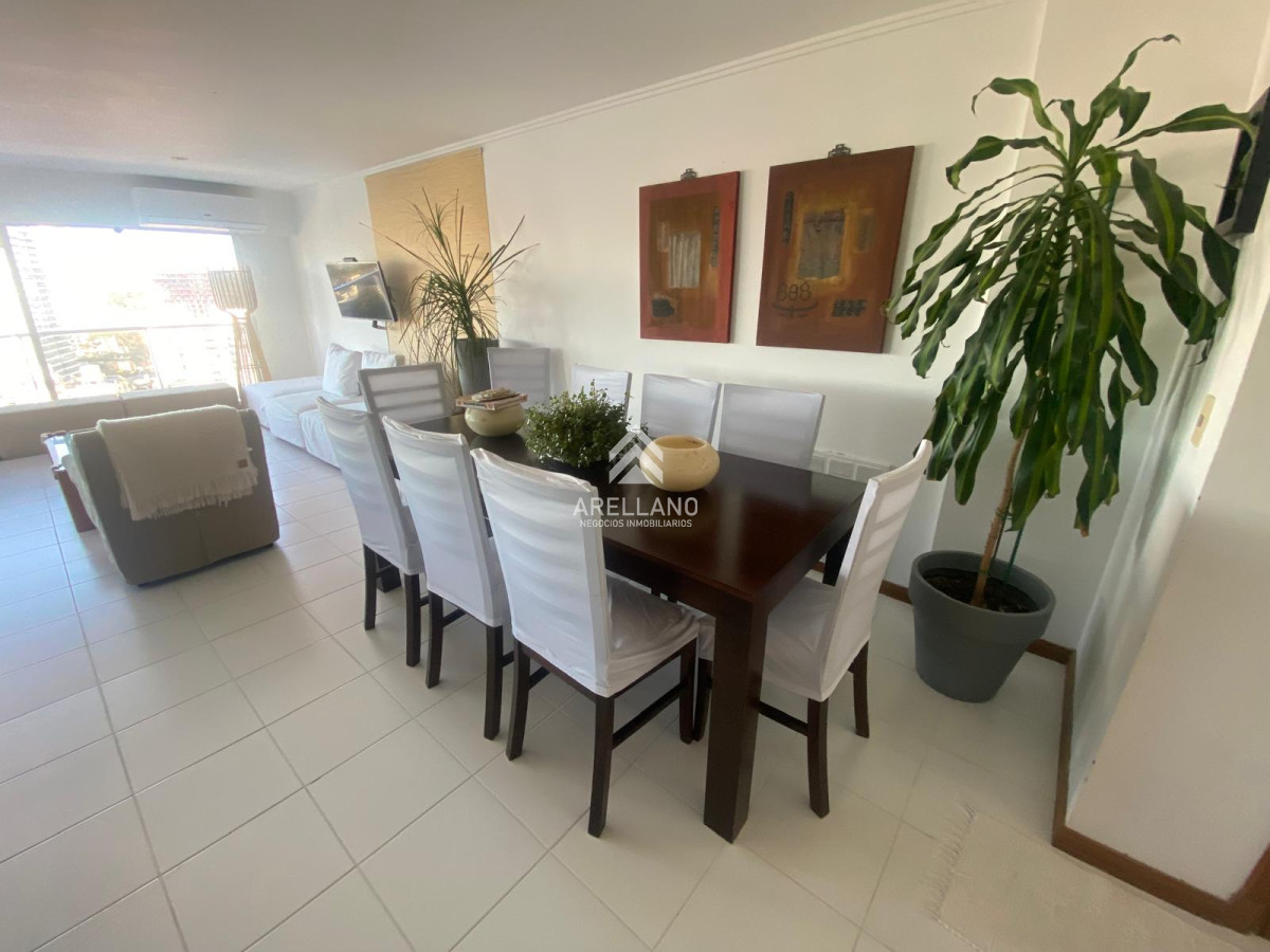 Apartamento ID.4238 - Apartamento 3 dormitorios en alquiler temporal Playa Brava, Punta del Este