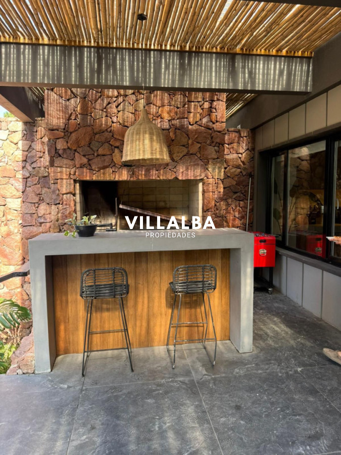 Apartamento ID.4622 - Excelente Casa en venta, 2 dormitorios, 1000 metros de terreno, Chacras del Pinar, Maldonado