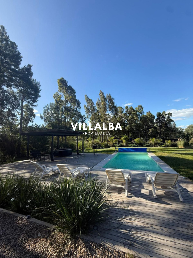 Apartamento ID.4622 - Excelente Casa en venta, 2 dormitorios, 1000 metros de terreno, Chacras del Pinar, Maldonado