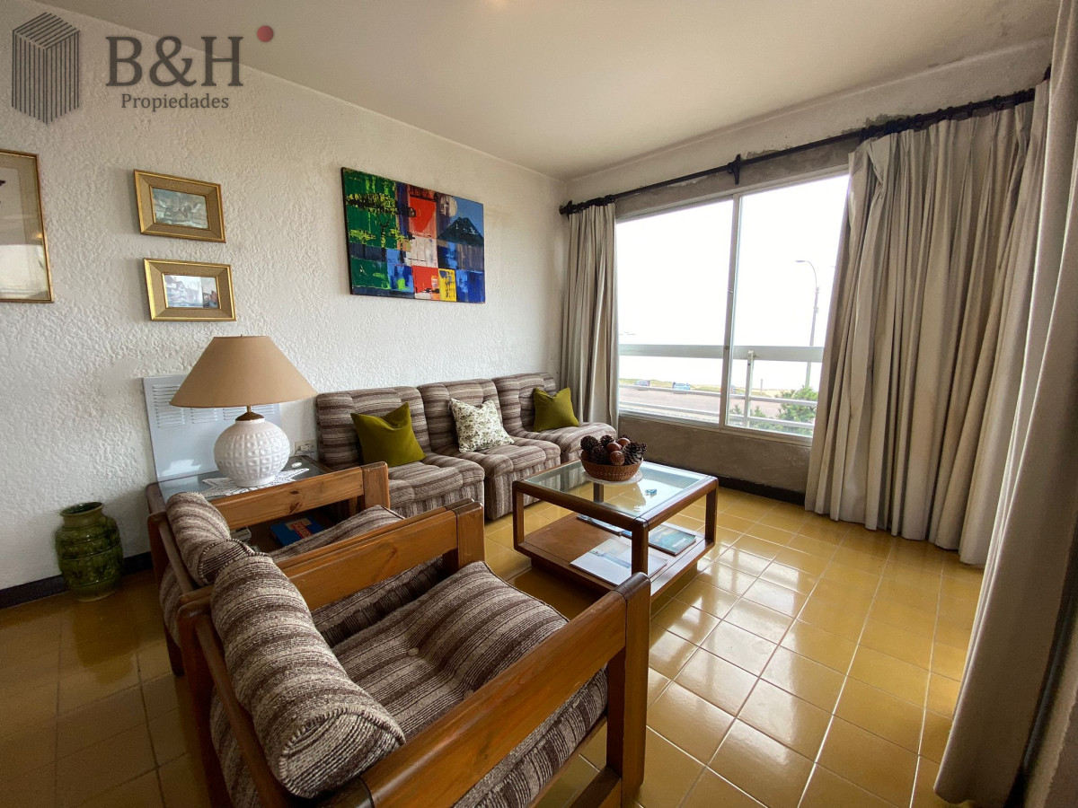 Apartamento ID.5536 - Apartamento en venta de 3 dormitorios primera linea, Mansa
