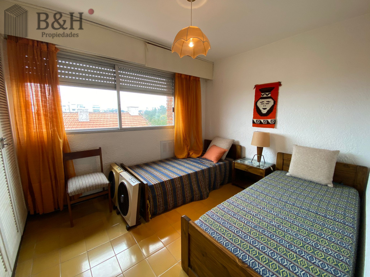Apartamento ID.5536 - Apartamento en venta de 3 dormitorios primera linea, Mansa