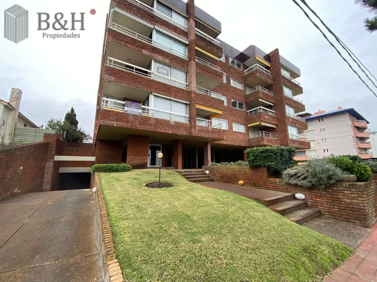 Apartamento ID.5536 - Apartamento en venta de 3 dormitorios primera linea, Mansa