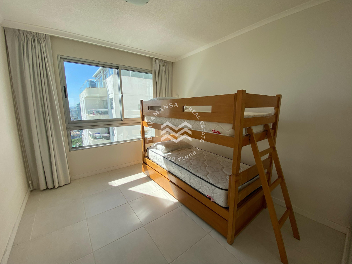 Apartamento ID.469 - Penthouse en alquiler invernal - temporal, Playa Brava Punta del Este