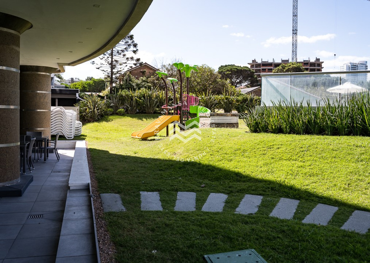 Apartamento ID.468 - Apartamento en alquiler temporal, 2 dormitorios y 2 baños, Playa Brava