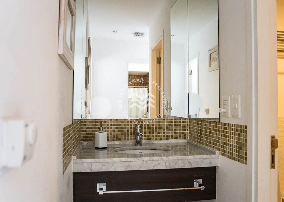 Apartamento ID.468 - Apartamento en alquiler temporal, 2 dormitorios y 2 baños, Playa Brava