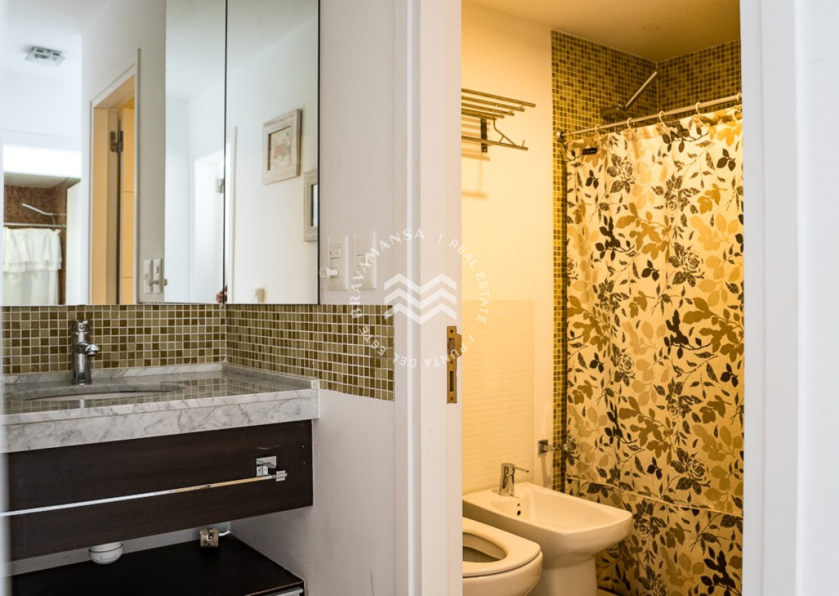 Apartamento ID.468 - Apartamento en alquiler temporal, 2 dormitorios y 2 baños, Playa Brava