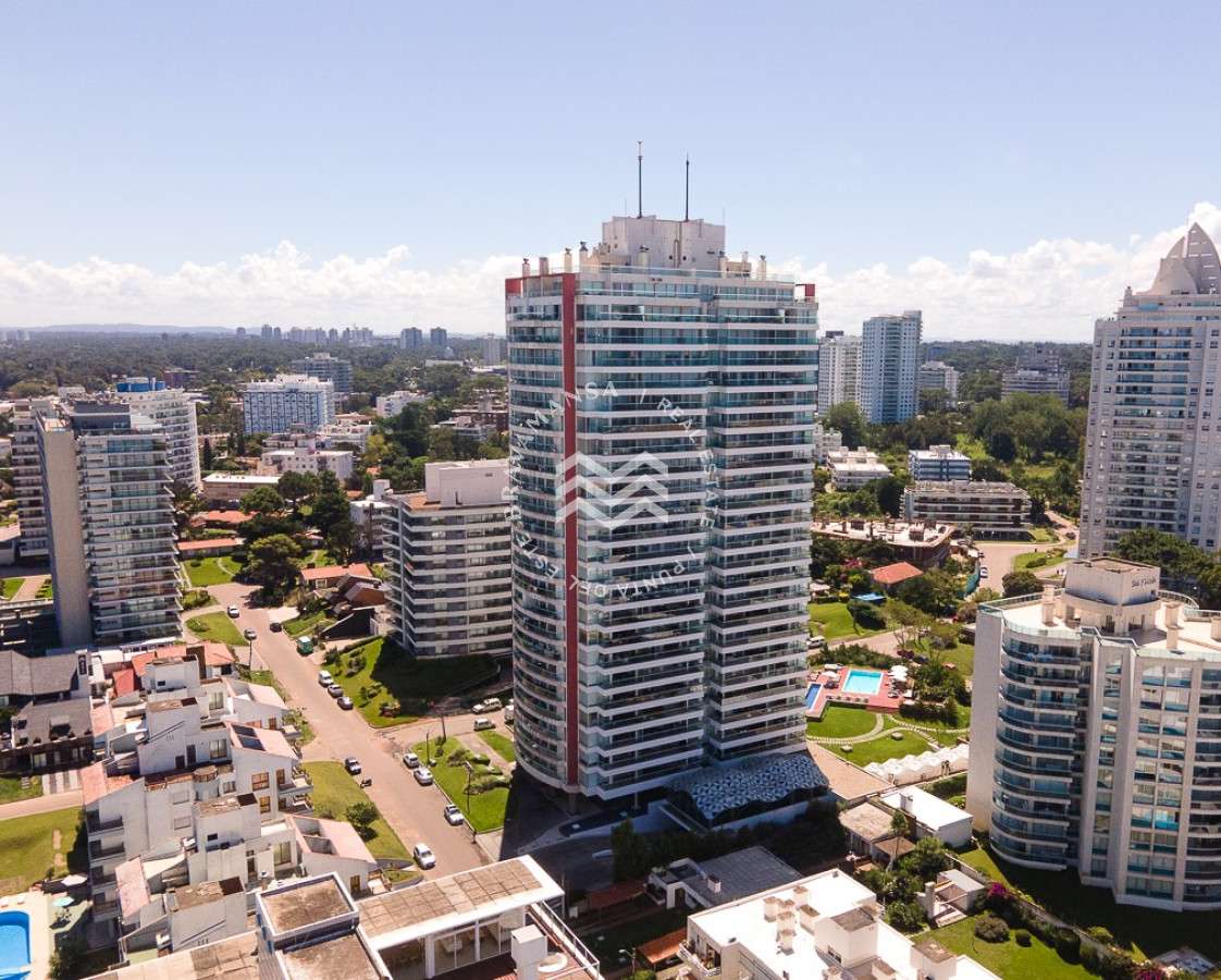 Apartamento ID.468 - Apartamento en alquiler temporal, 2 dormitorios y 2 baños, Playa Brava