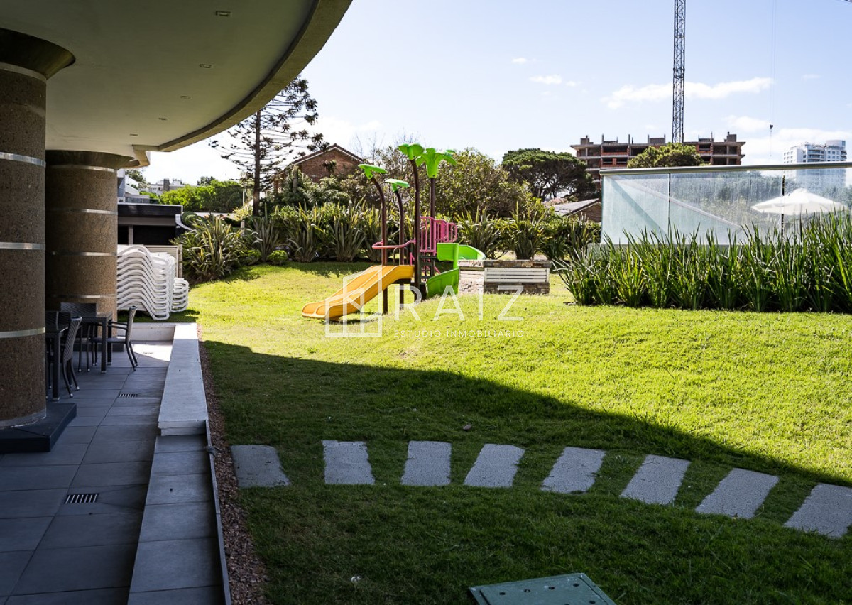 Apartamento ID.10373 - Apartamento en alquiler temporal, 2 dormitorios y 2 baños, Playa Brava