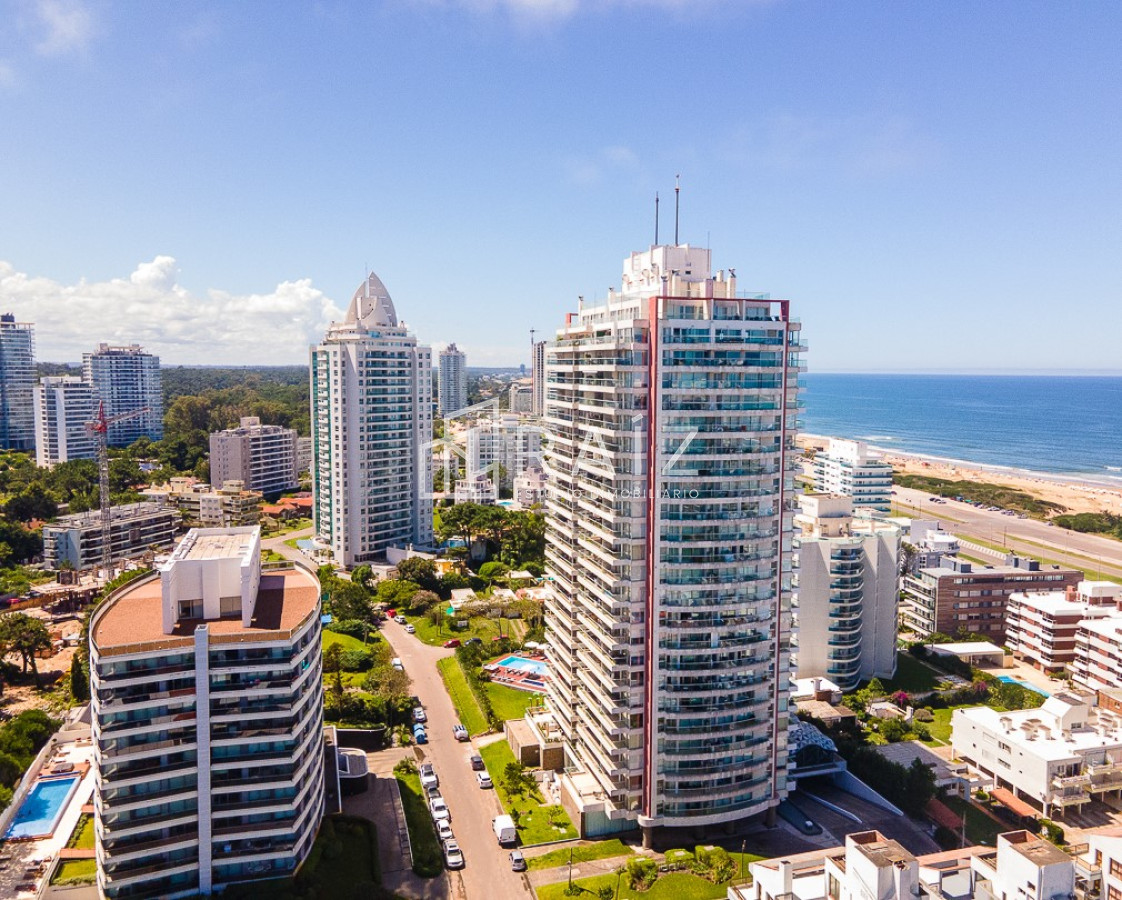 Apartamento ID.10373 - Apartamento en alquiler temporal, 2 dormitorios y 2 baños, Playa Brava