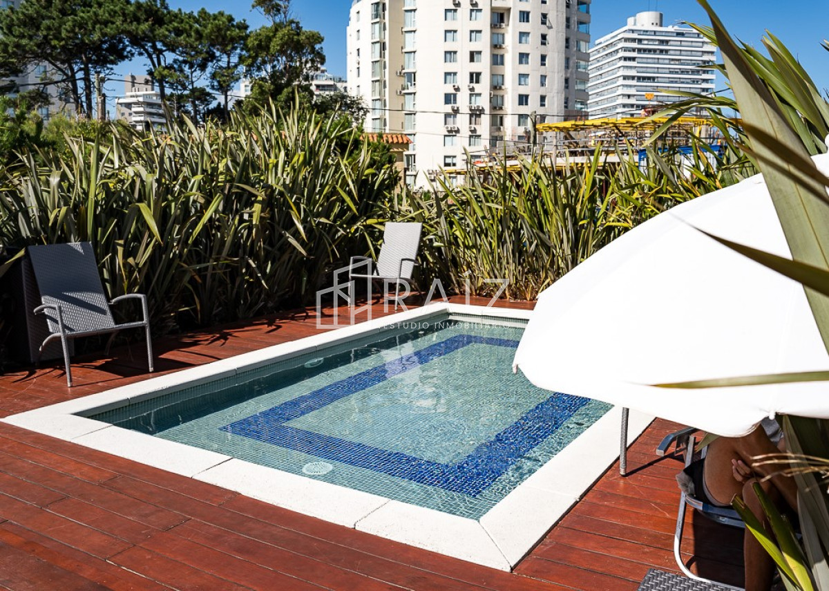 Apartamento ID.10373 - Apartamento en alquiler temporal, 2 dormitorios y 2 baños, Playa Brava