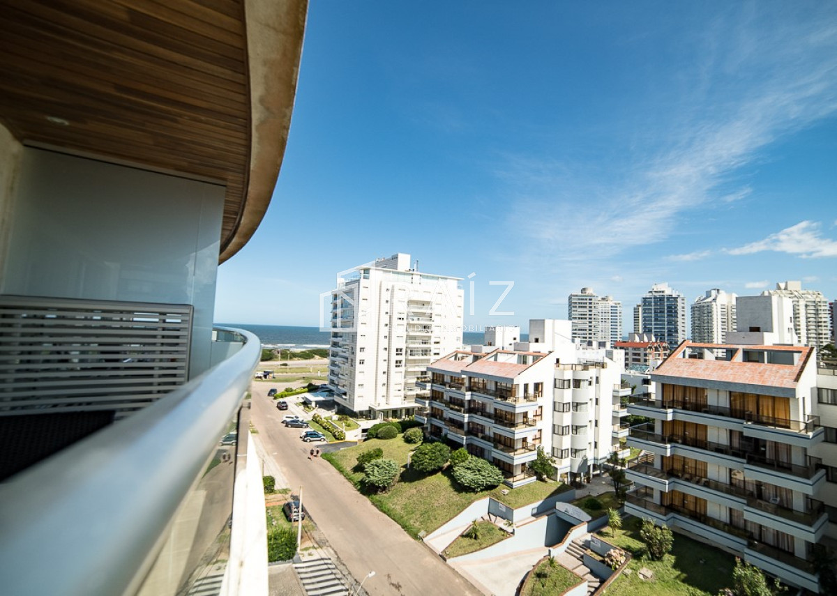 Apartamento ID.10373 - Apartamento en alquiler temporal, 2 dormitorios y 2 baños, Playa Brava
