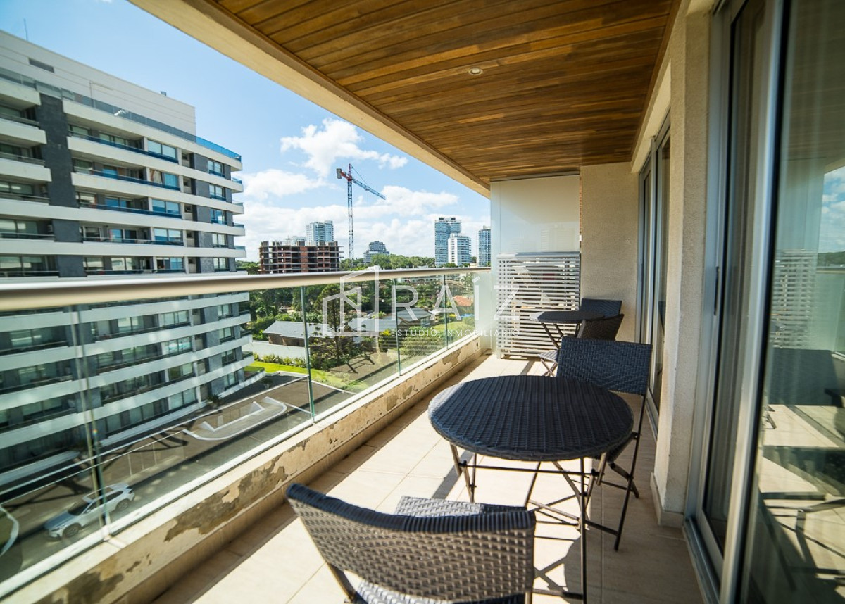 Apartamento ID.10373 - Apartamento en alquiler temporal, 2 dormitorios y 2 baños, Playa Brava