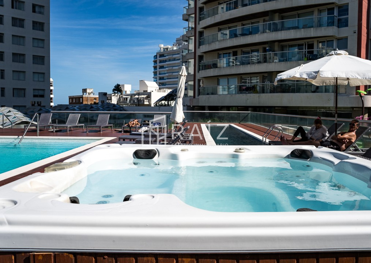 Apartamento ID.10373 - Apartamento en alquiler temporal, 2 dormitorios y 2 baños, Playa Brava