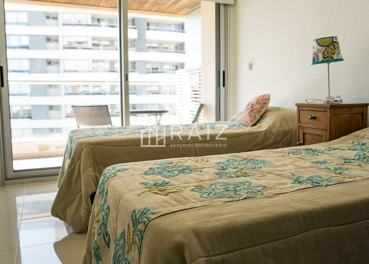 Apartamento ID.10373 - Apartamento en alquiler temporal, 2 dormitorios y 2 baños, Playa Brava