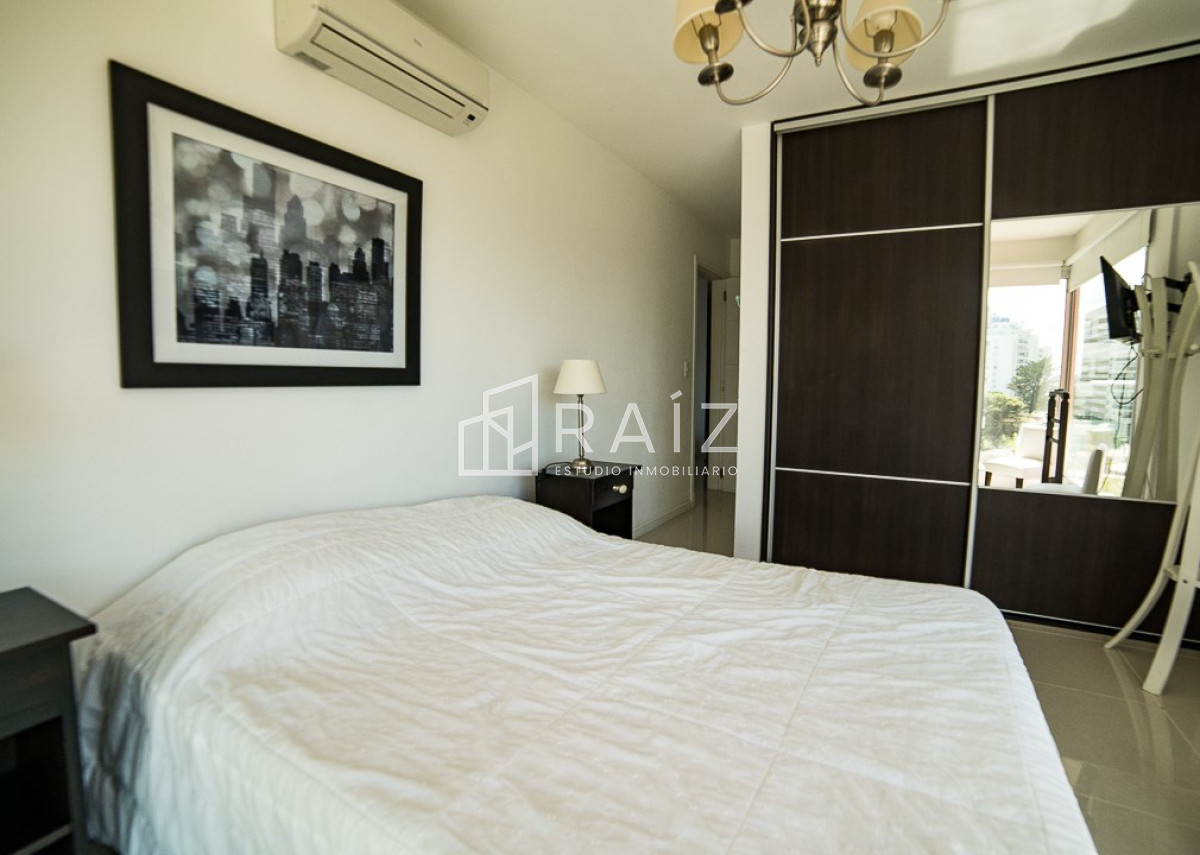 Apartamento ID.10373 - Apartamento en alquiler temporal, 2 dormitorios y 2 baños, Playa Brava