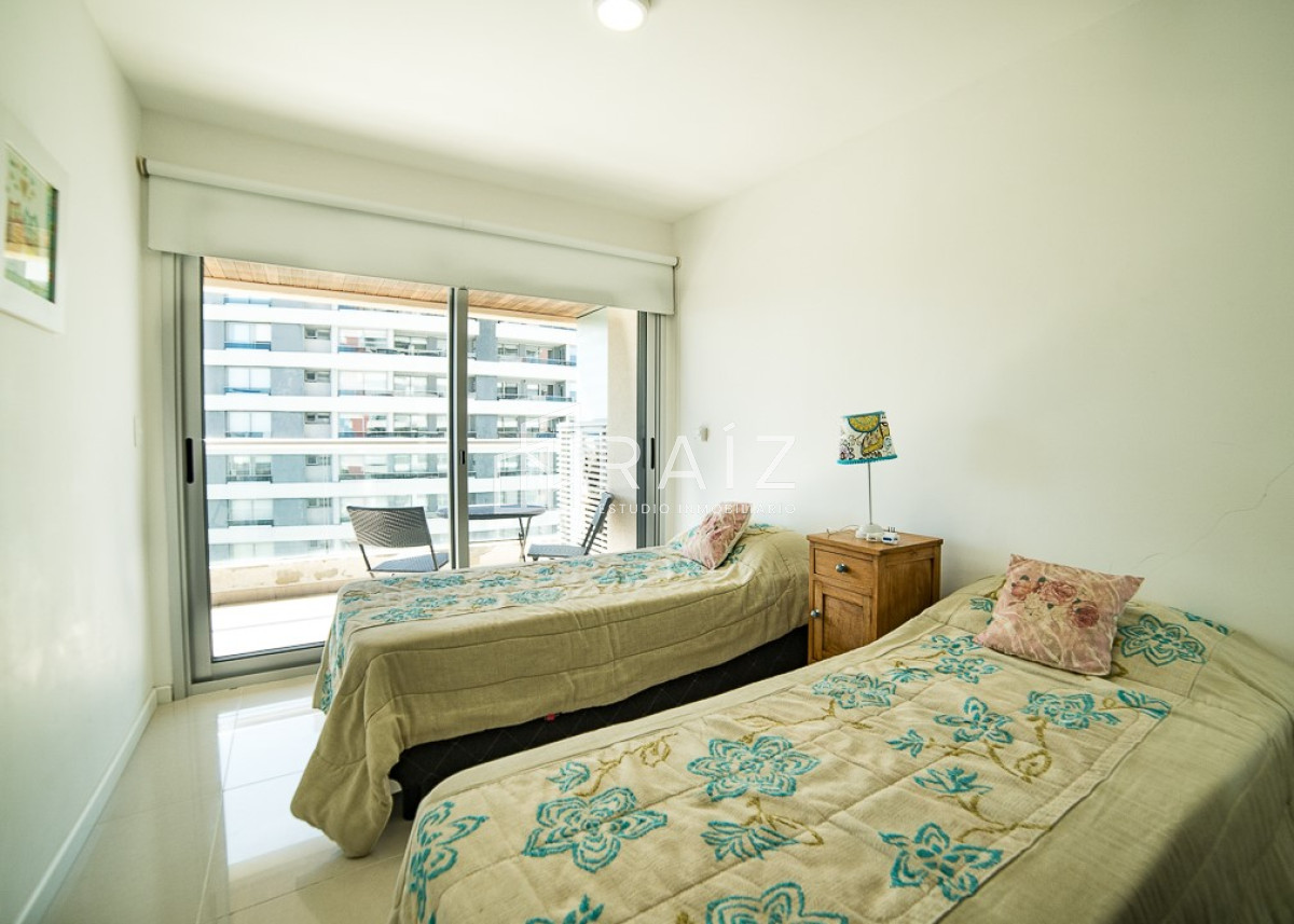 Apartamento ID.10373 - Apartamento en alquiler temporal, 2 dormitorios y 2 baños, Playa Brava