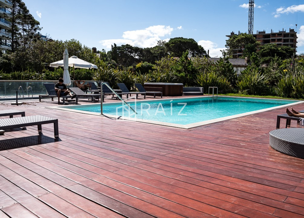 Apartamento ID.10373 - Apartamento en alquiler temporal, 2 dormitorios y 2 baños, Playa Brava