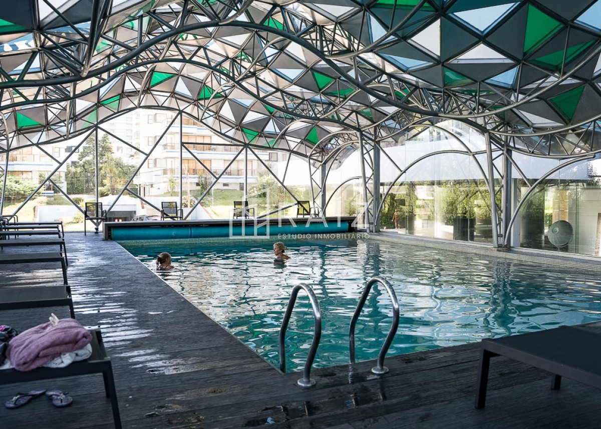 Apartamento ID.10373 - Apartamento en alquiler temporal, 2 dormitorios y 2 baños, Playa Brava