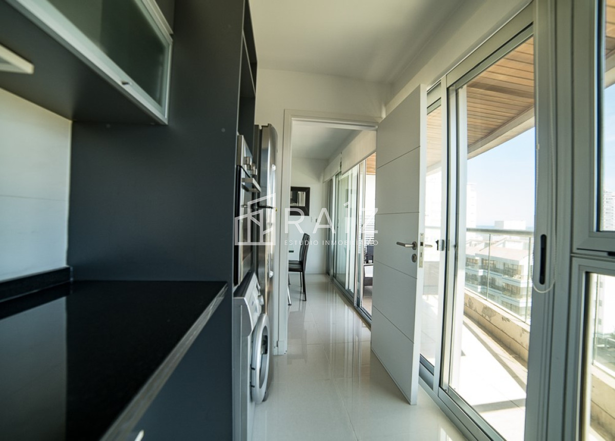 Apartamento ID.10373 - Apartamento en alquiler temporal, 2 dormitorios y 2 baños, Playa Brava