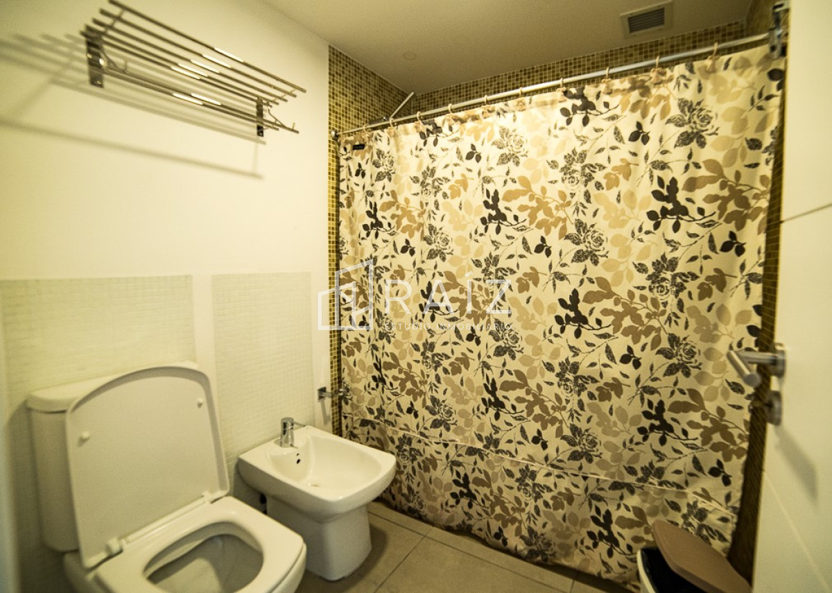 Apartamento ID.10373 - Apartamento en alquiler temporal, 2 dormitorios y 2 baños, Playa Brava