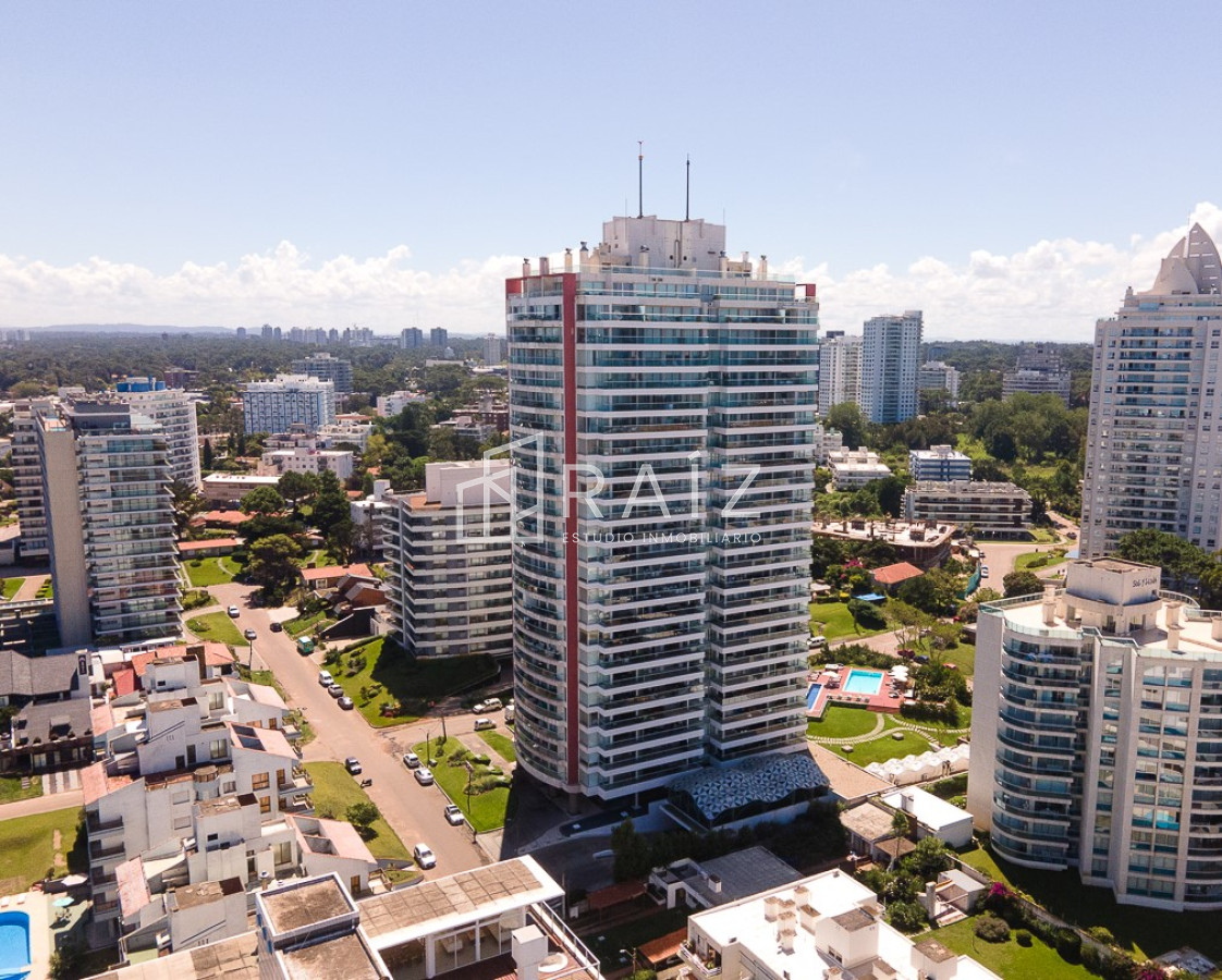 Apartamento ID.10373 - Apartamento en alquiler temporal, 2 dormitorios y 2 baños, Playa Brava