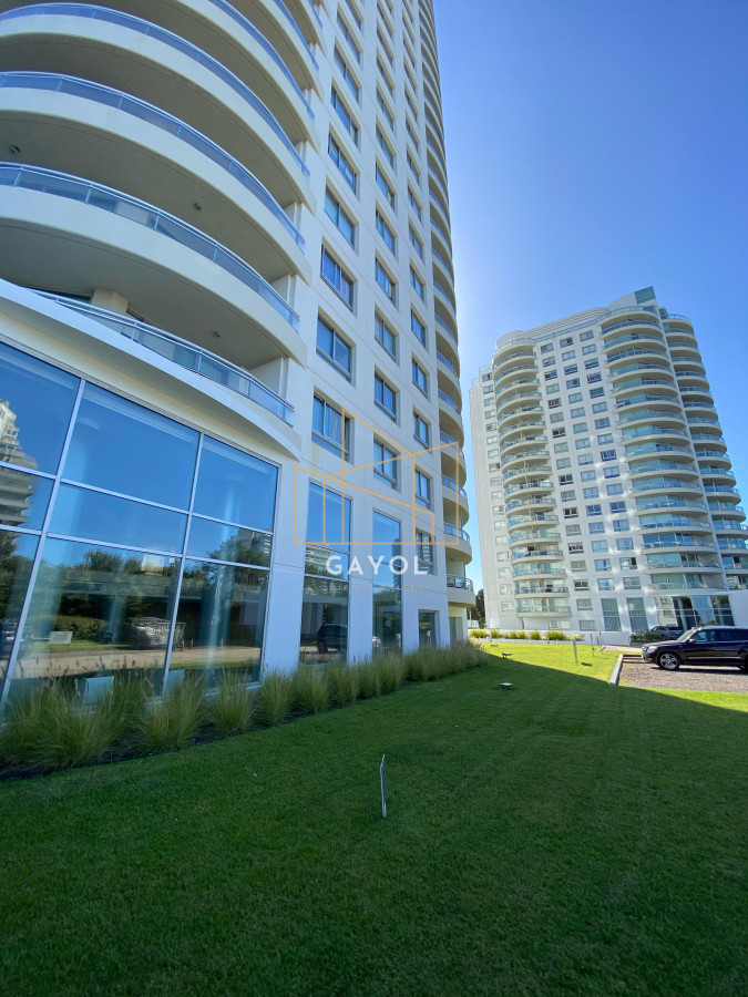 Apartamento ID.1256 - Penthouse en alquiler anual, Playa Brava Punta del Este