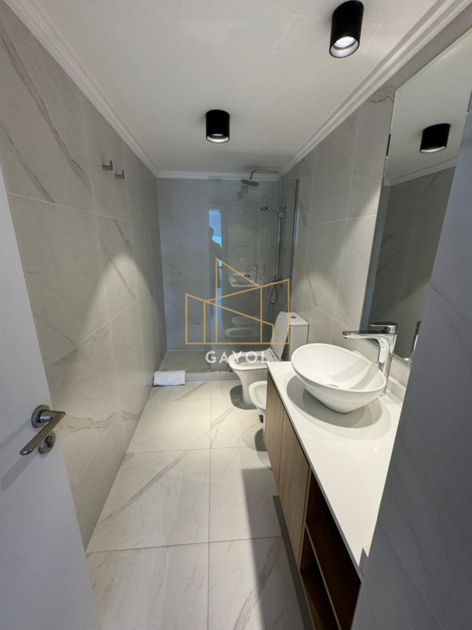 Apartamento ID.1258 - Apartamento en alquiler anual, 2 dormitorios, 2 baños, Parada 15, Punta del Este