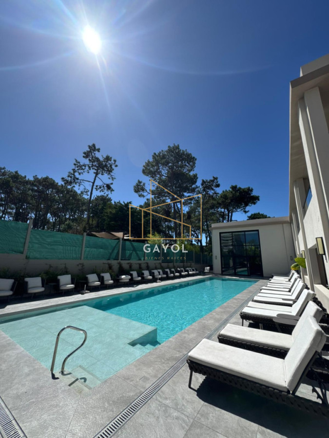 Apartamento ID.1258 - Apartamento en alquiler anual, 2 dormitorios, 2 baños, Parada 15, Punta del Este