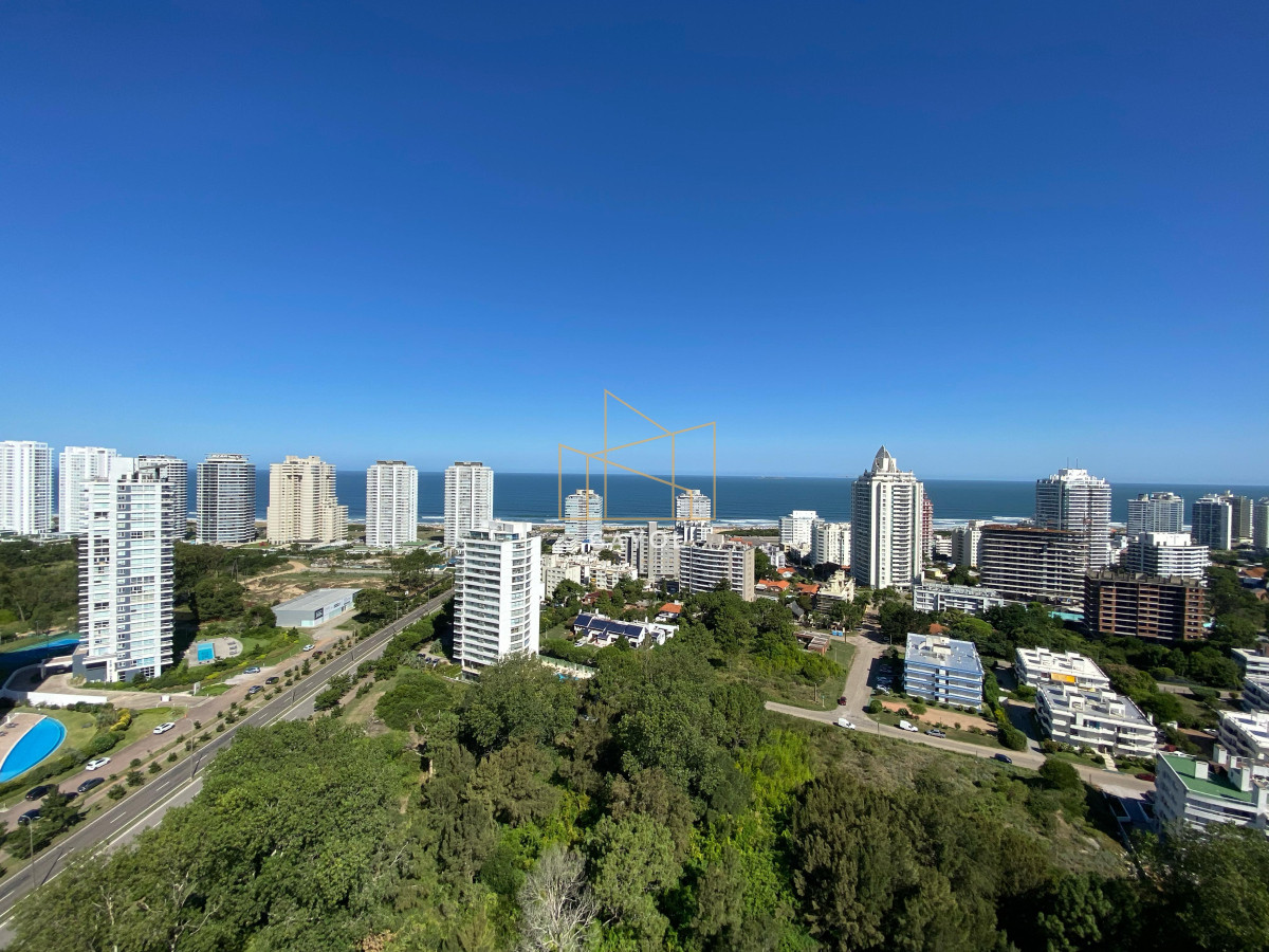 Apartamento ID.1256 - Penthouse en alquiler anual, Playa Brava Punta del Este