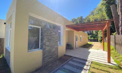 Casa en venta de 2 dormitorios en Pinares, Punta del Este