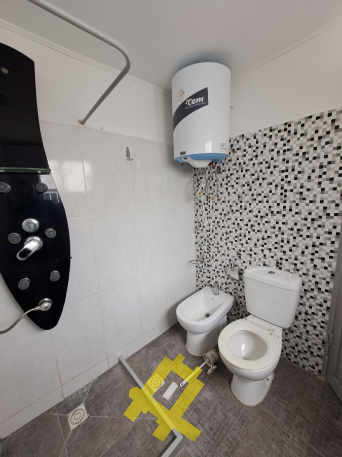 Apartamento ID.156 - ALQUILER ANUAL - APARTAMENTO AL FONDO EN CENTRO