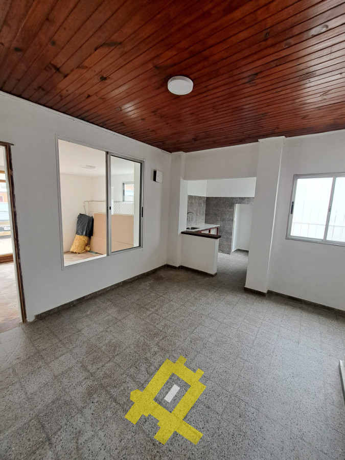 Apartamento ID.156 - ALQUILER ANUAL - APARTAMENTO AL FONDO EN CENTRO