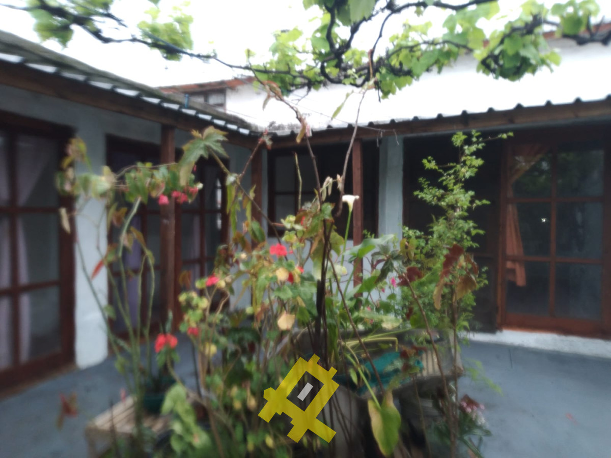 Casa ID.116 - Casa en Barrio Sarubi