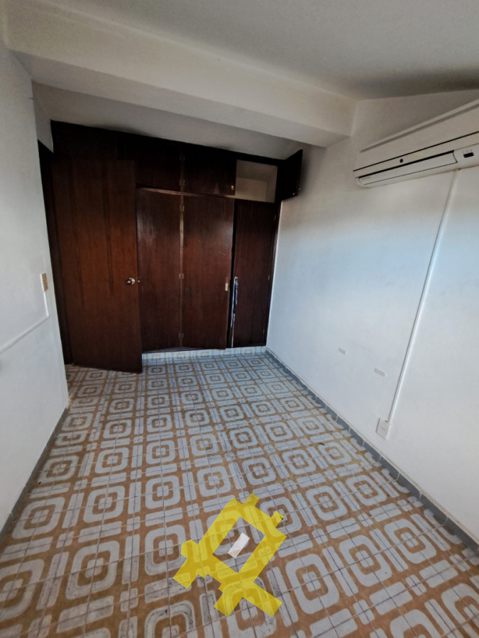 Casa ID.151 - Chalet en Venta barrio California Park